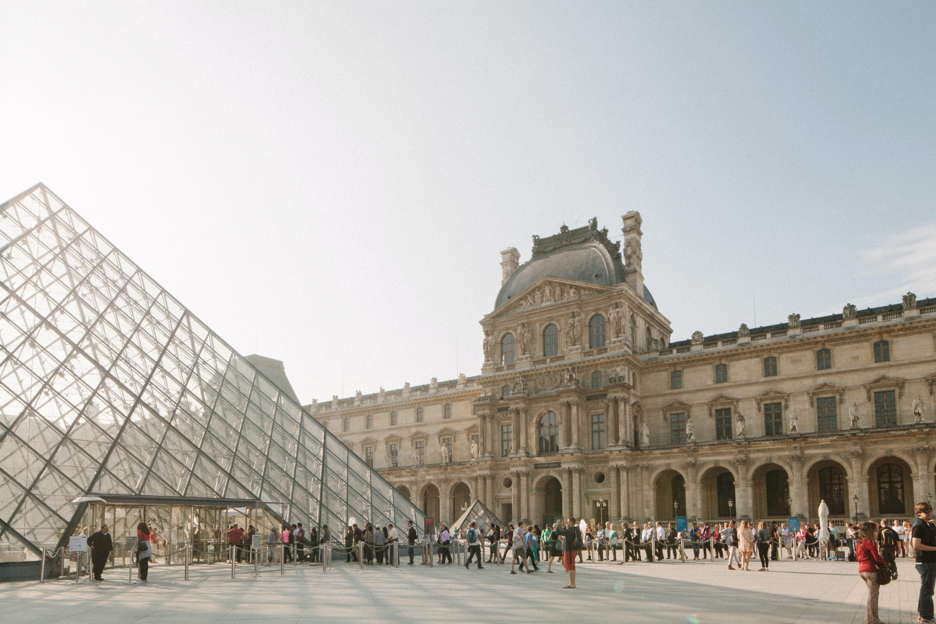 Louvre site touristique français